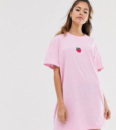 Свободное платье-футболка с вышитой клубникой Daisy Street-Розовый
