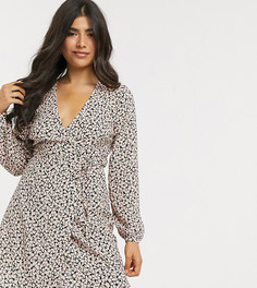Черное платье с запахом и цветочным принтом New Look Petite-Черный