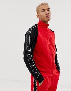 Красная куртка Nike-Красный