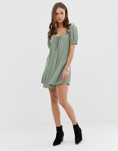 Короткое приталенное платье с овальным вырезом в стиле 90-х ASOS DESIGN-Зеленый
