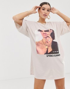 Платье-футболка в стиле oversize с принтом \lissy roddy\" Public Desire X Lissy Roddy-Бежевый