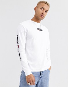 Белый лонгслив с логотипом Tommy Jeans
