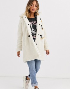 Дутая плюшевая куртка QED London-Кремовый