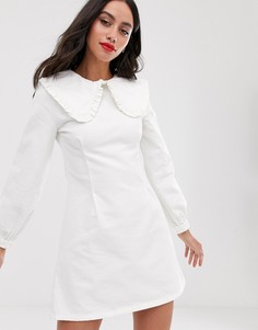 Белое джинсовое платье мини с воротником и оборкой ASOS DESIGN-Белый