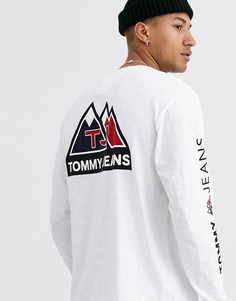 Белый лонгслив с логотипом Tommy Jeans
