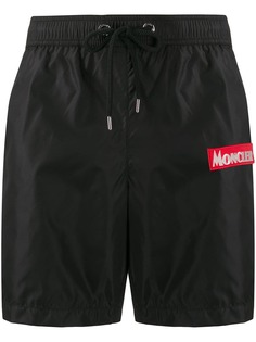 Moncler плавки-шорты с нашивкой-логотипом