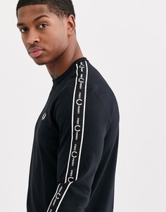 Черный лонгслив с полосами по бокам Fred Perry