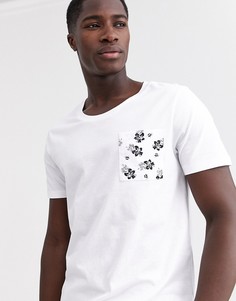 Футболка с глубоким вырезом и цветочным принтом на кармане ASOS DESIGN-Белый
