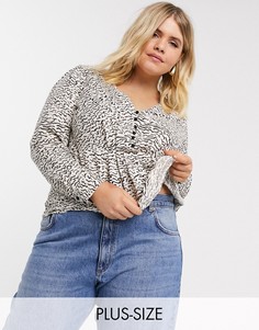 Блузка на пуговицах с абстрактным принтом Vero Moda Curve-Розовый