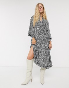 Свободное платье с монохромным принтом Topshop-Мульти
