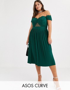 Платье миди с открытыми плечами, кружевом и плиссировкой ASOS DESIGN Curve-Зеленый