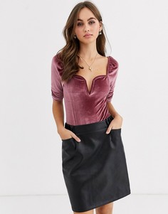 Розовое бархатное боди с глубоким вырезом ASOS DESIGN-Розовый