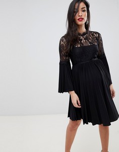 Короткое приталенное платье с кружевом и плиссированной отделкой ASOS DESIGN Maternity-Черный
