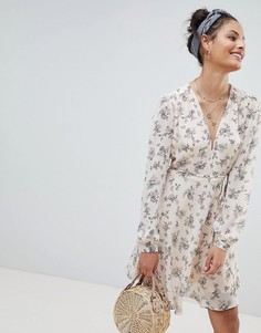 Платье мини с запахом и поясом Glamorous-Розовый