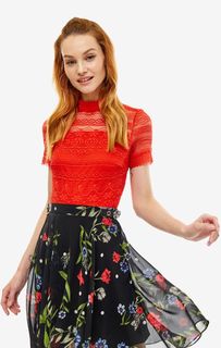 Укороченная кружевная блуза с застежкой на спине Guess