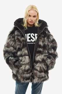 Короткая оверсайз шуба с капюшоном Diesel