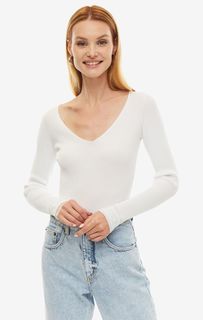 Белый облегающий джемпер с длинными рукавами Guess