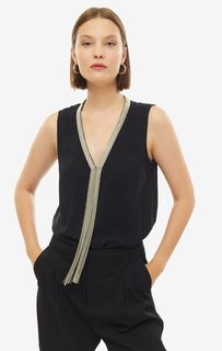 Черный топ с металлическим декором Guess