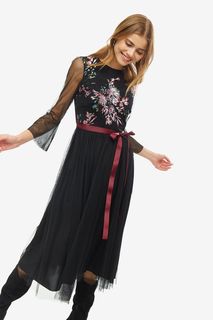 Черное платье в вечернем стиле с отделкой пайетками Vera Moni