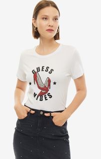 Белая футболка с отделкой камнями Guess