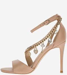 Кожаные босоножки с металлическим декором Guess