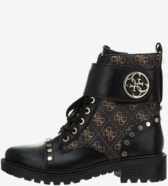 Высокие демисезонные ботинки с монограммой бренда Guess