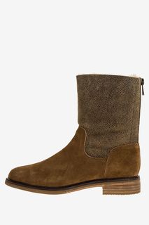 Коричневые замшевые сапоги Clarks