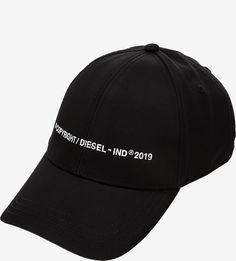 Черная бейсболка с вышивкой Diesel