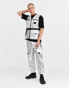 Серебристый жилет с эффектом металлик ASOS DESIGN-Серебряный