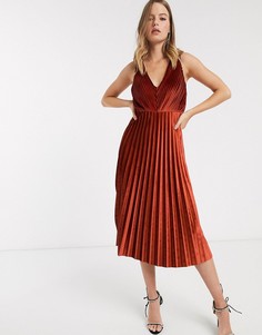 Бархатное приталенное платье миди с бретельками и плиссировкой ASOS DESIGN-Оранжевый