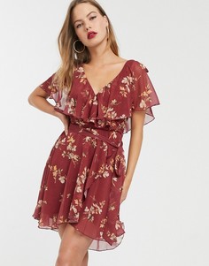 Платье мини с цветочным принтом и рукавами-кейп с разрезами ASOS DESIGN-Мульти