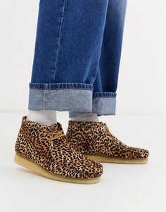 Коричневые ботинки с анималистичным принтом Clarks Originals wallabee-Светло-коричневый