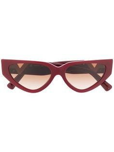 Valentino Eyewear солнцезащитные очки Rockstud в оправе кошачий глаз