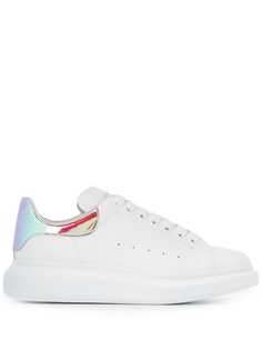 Alexander McQueen массивные кеды с голографической вставкой