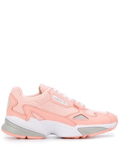 adidas кроссовки со вставками