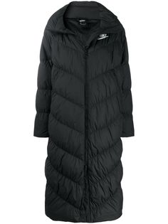 Nike длинный пуховик с логотипом