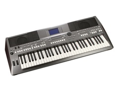 Синтезатор Yamaha PSR-S670