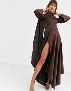Атласное платье мидакси с драпировкой и вырезами ASOS DESIGN-Коричневый