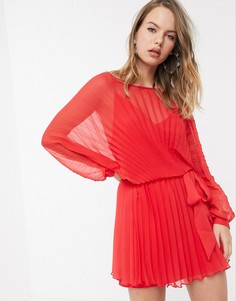Плиссированное платье мини с завязывающимся поясом ASOS DESIGN-Красный