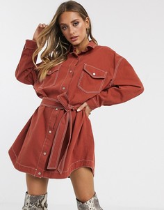 Джинсовое платье-рубашка рыжего цвета с поясом Missguided-Красный