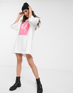 Белое платье‑футболка в стиле oversize с надписью Weekday-Белый