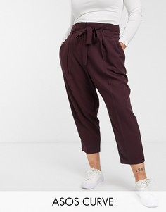 Суженные книзу строгие брюки укороченного кроя с поясом ASOS DESIGN Curve-Красный