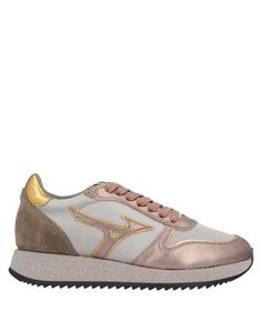 Низкие кеды и кроссовки Mizuno