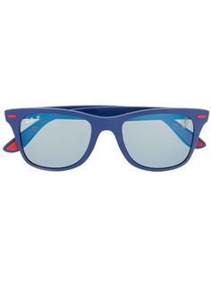 Ray-Ban солнцезащитные очки из коллаборации со Scuderia Ferrari