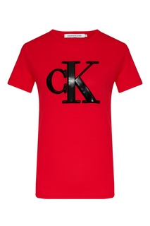 Красная футболка с крупным логотипом Calvin Klein