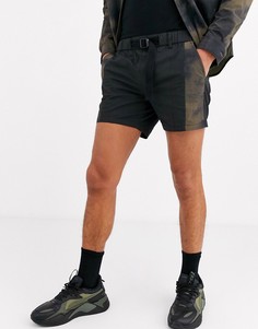 Шорты в стиле милитари с полоской по бокам ASOS DESIGN-Черный
