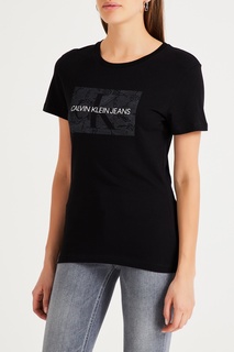 Черная футболка с белым логотипом Calvin Klein