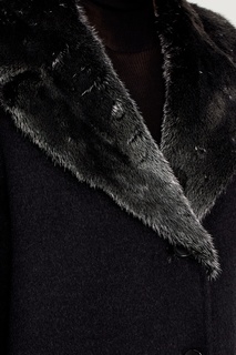 Шерстяное пальто с меховы воротником Prada