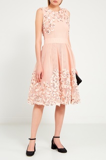 Розовое платье с рельефной аппликацией Maje