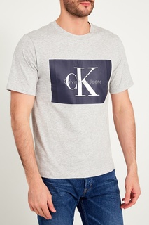 Серая футболка с логотипом Calvin Klein